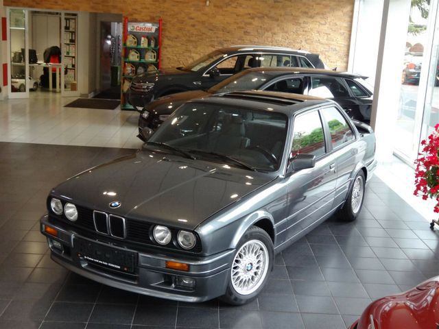 BMW 320 i Cabriolet (rif. 17542366), Anno 1987, KM 207000 - foto principal