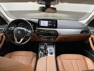 BMW Serie 5 520d 48V xDrive Touring, Anno 2021, KM 90000 - foto principal