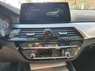 BMW Serie 5 Touring 520d Touring Business aut., Anno 2017, KM 10 - foto principal