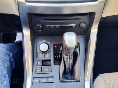 Lexus UX Hybrid Design, Anno 2023, KM 12424 - foto principal