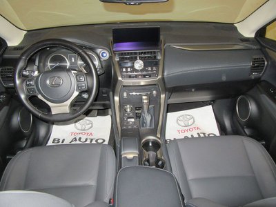 Lexus NX NX Hybrid 4WD Luxury, Anno 2015, KM 96300 - foto principal