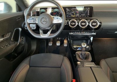 Mercedes Benz GLA 180 Premium AMG NAVI LED, Anno 2019, KM 37765 - foto principal