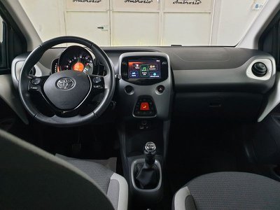 Toyota Aygo Connect 1.0 VVT i 72 CV 5 porte x play DA 104,00 AL - foto principal