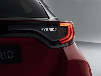 Toyota Yaris Cross 1.5 Hybrid 5p. E CVT Trend, Anno 2023, KM 30 - foto principal