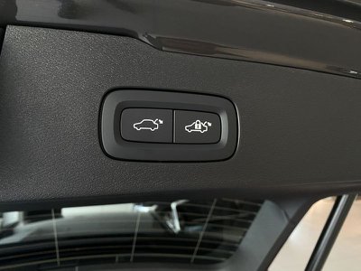 Volvo XC40 D4 190 CV AWD Automatica NAVI LED Momentum, Anno 2018 - foto principal